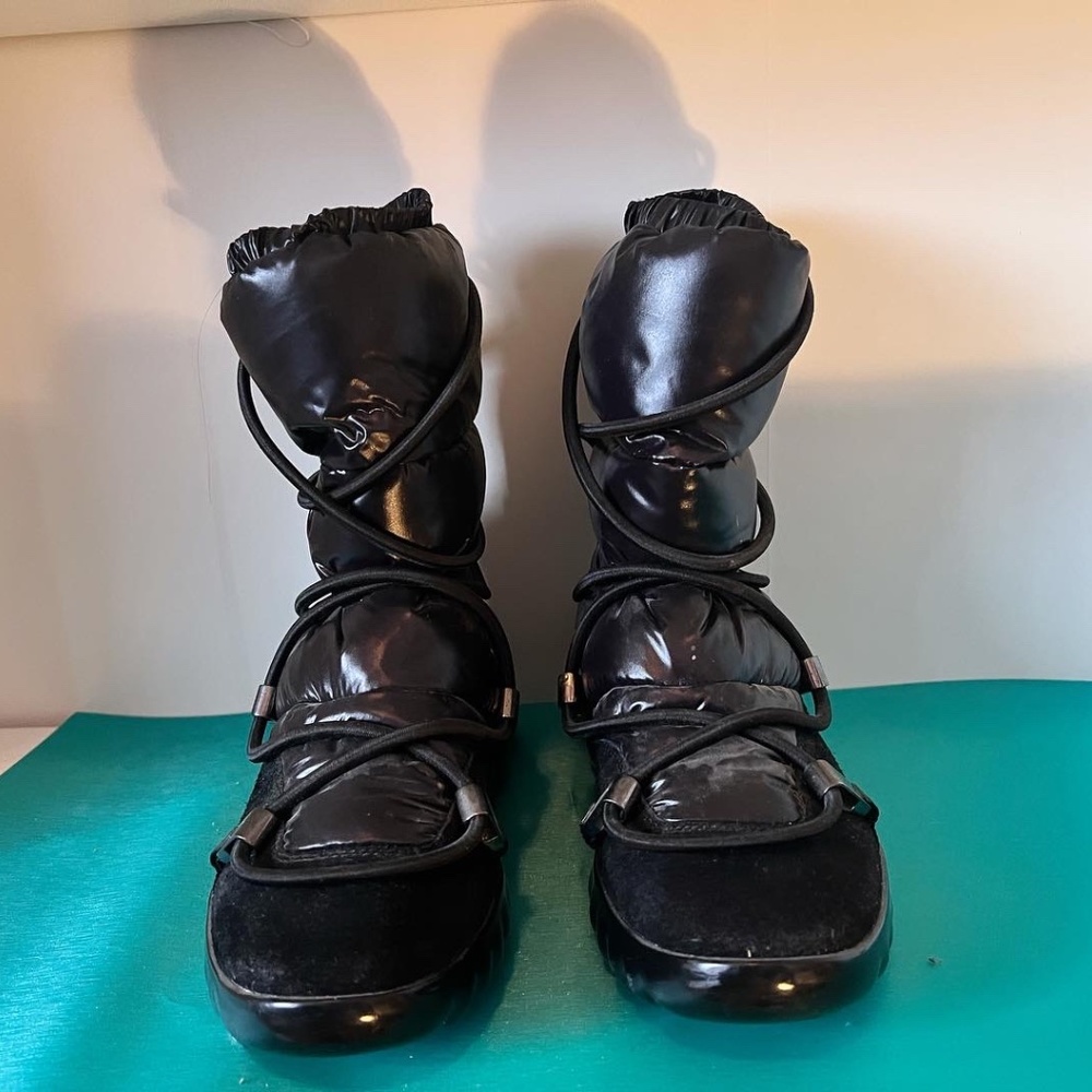 Boots - Picture 2 of 6